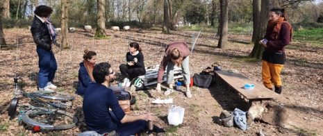 Une partie de l'équipe en pique-nique au Loret à Cenon