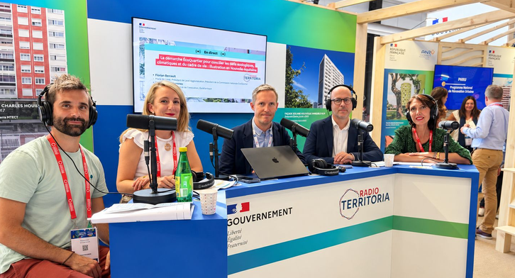 Sur le stand de Radio Territoria en direct du Congrès HLM 2026 à Bordeaux